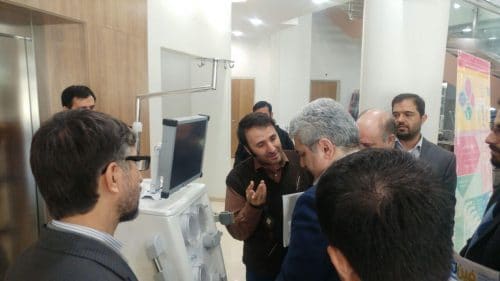 بازدید اعضا کمیسیون صنایع و معادن مجلس شورای اسلامی از محصولات گروه تجهیزات پزشکی آریاطب